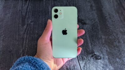 Unlocked , Like New. Apple iPhone 12 Mini (128gb) with original box.